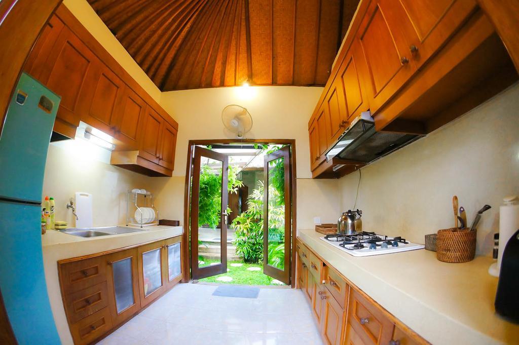ホテル Sunrise サヌール 部屋 写真